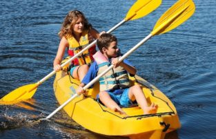 How to Choose a Tandem Kayak for Your Family